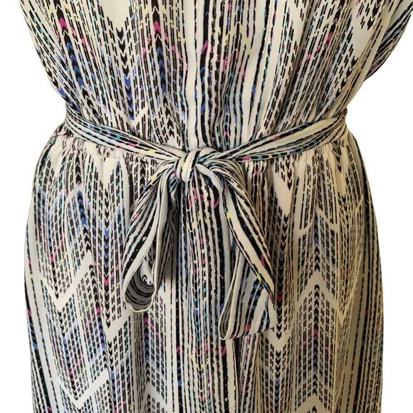 DR2 Chevron Print Belted Dress Size S Stretch Waist Short Sleeve Knee Length - Picture 5 of 8